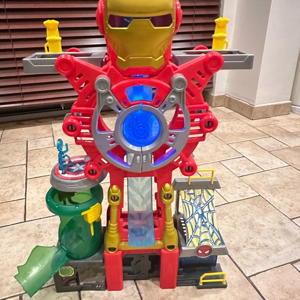 Iron Man Imaginext headquarters